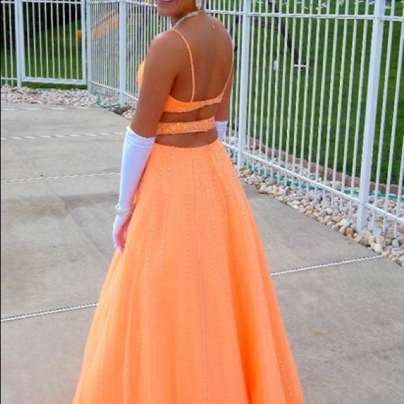 Prom gown - Picture 3 of 7